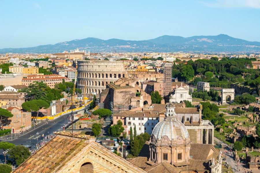 Le secteur de l'immobilier de haut standing en Italie précède les tendances mondiales : comment Milan et Rome affrontent l'incertitude économique.