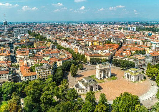 Milan pour les personnes seules, Naples pour les investisseurs, Bologne pour l'environnement : tendances du marché immobilier en 2025-2026.