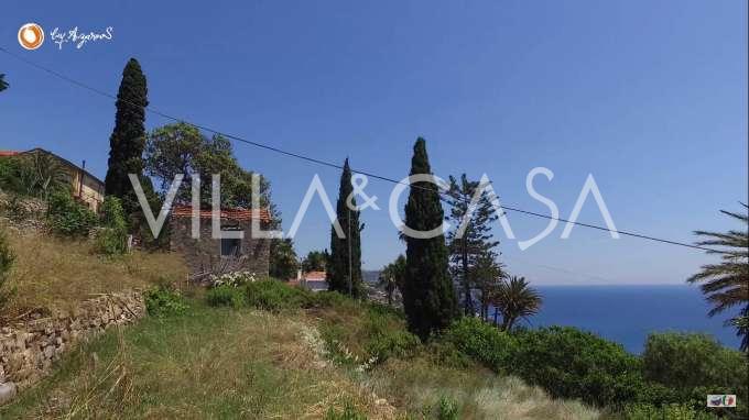 Le terrain avec le projet de maison à Bordighera.