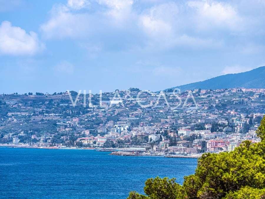 Appartement avec trois pièces à Sanremo.