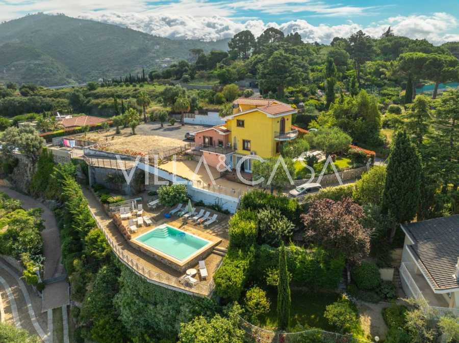 La maison à Bordighera avec vue panoramique sur Monaco.