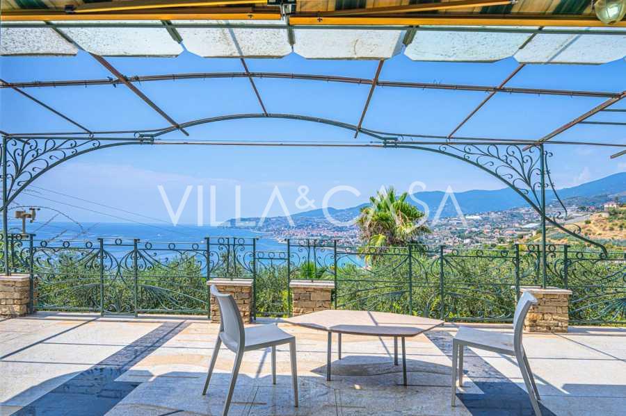 Villa avec vue sur la mer à Sanremo