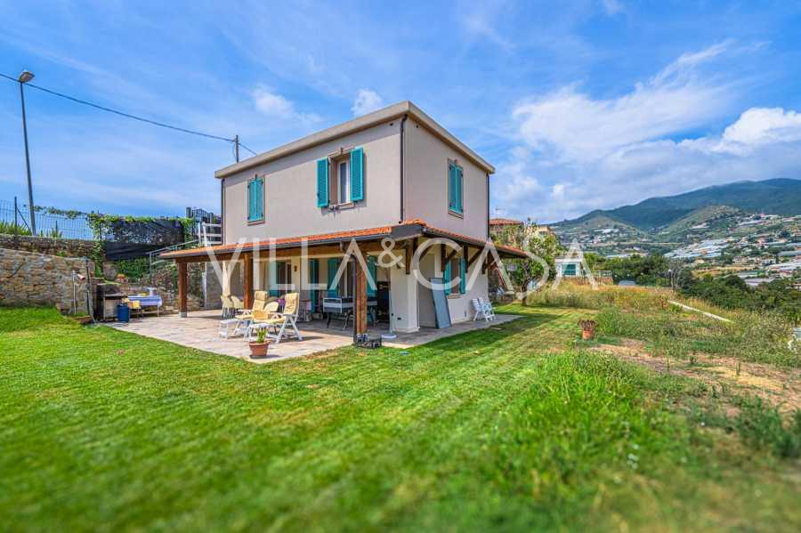 Nouvelle maison à San Remo avec vue panoramique sur la mer