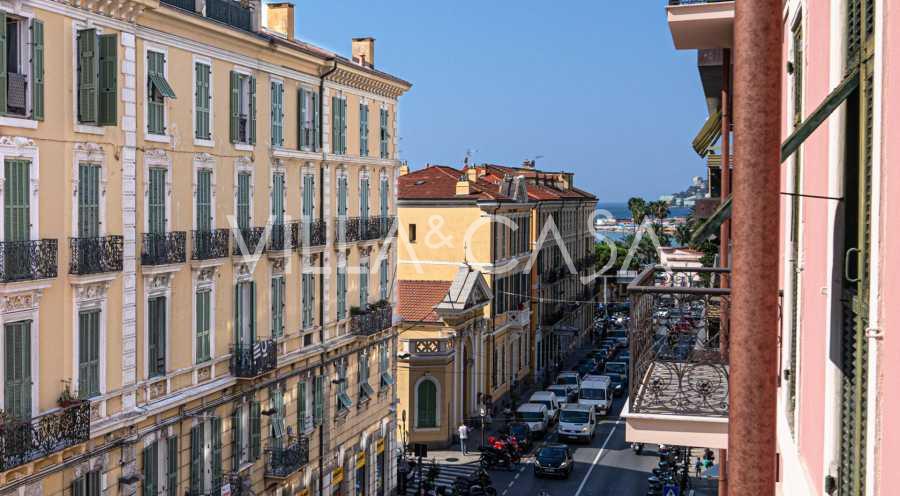 Appartement avec quatre pièces à San Remo