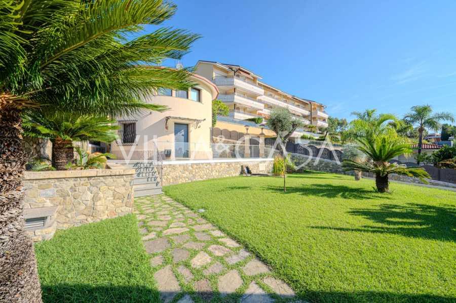 Sanremo : maison avec piscine