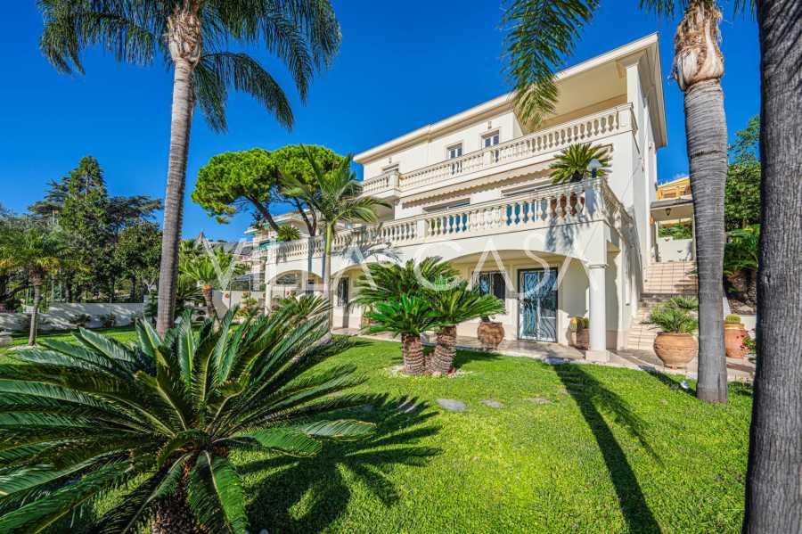 Villa sul mare a Sanremo