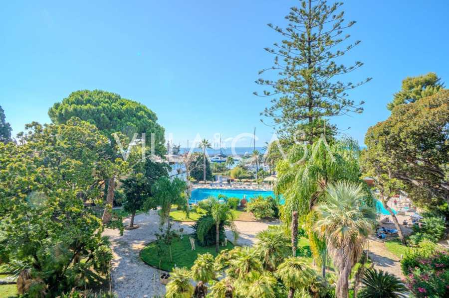 Un appartement de luxe est à louer à Sanremo.