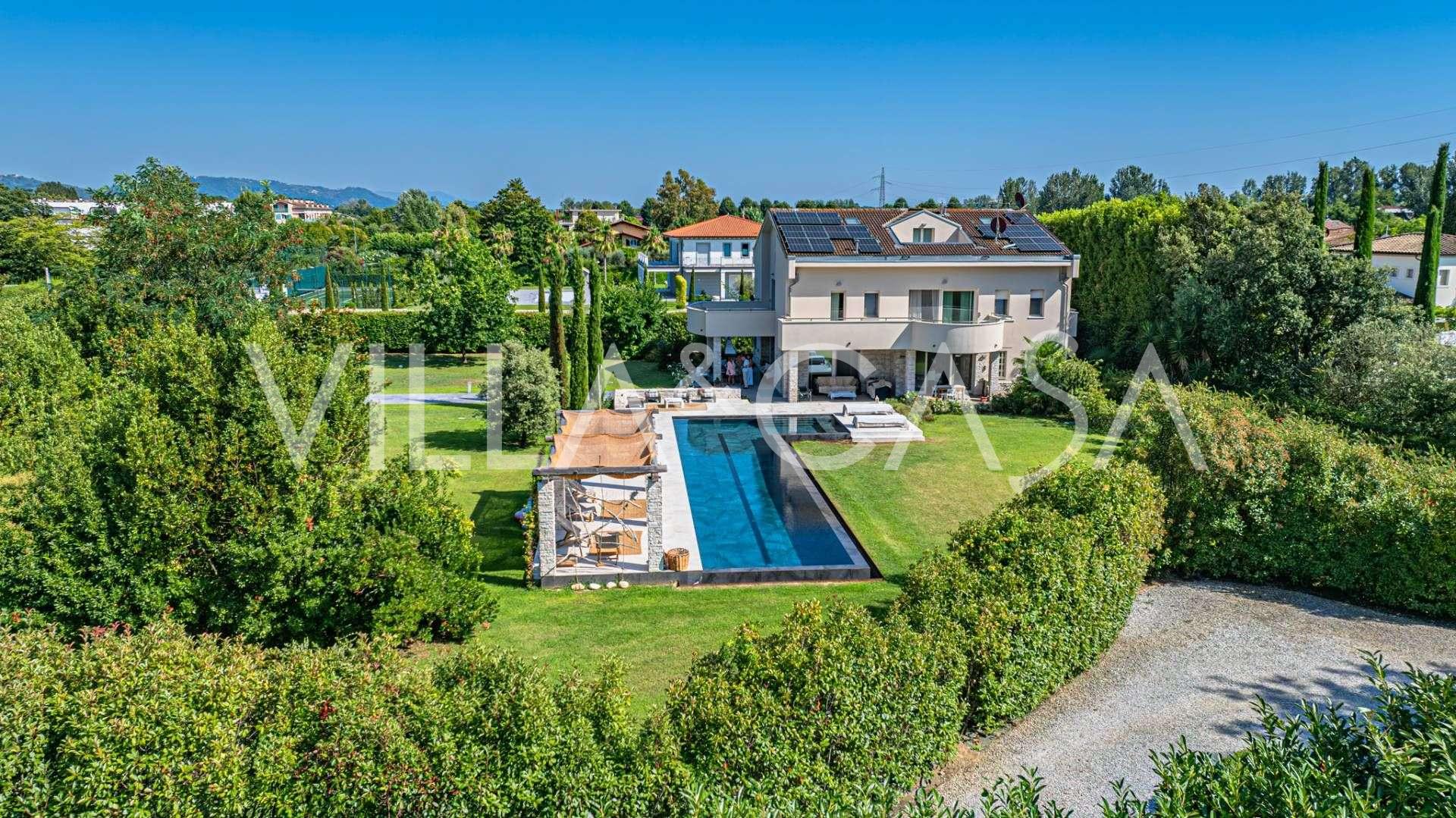 Villa avec piscine à Forte dei Marmi à vendre