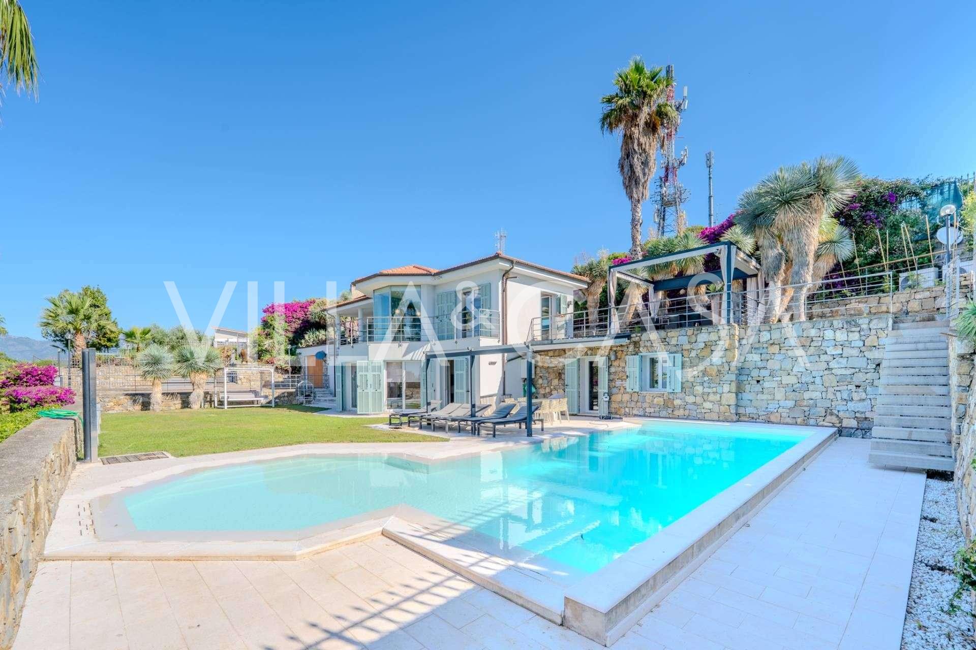 Villa Monet avec piscine et vue mer imprenable à Bordighera
