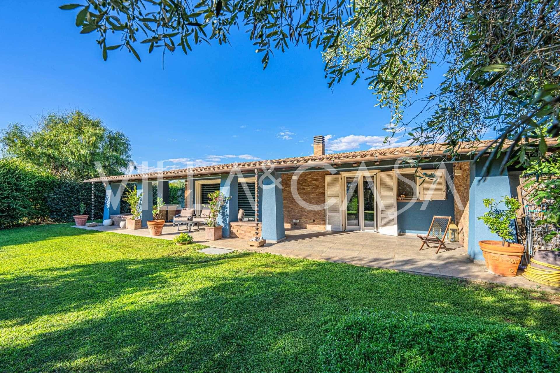Terrain à vendre avec piscine près de la mer à Pescia Romana