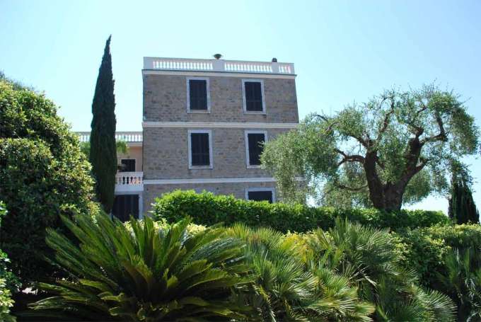 Une villa de luxe avec jardin en Ligurie, Bordighera.