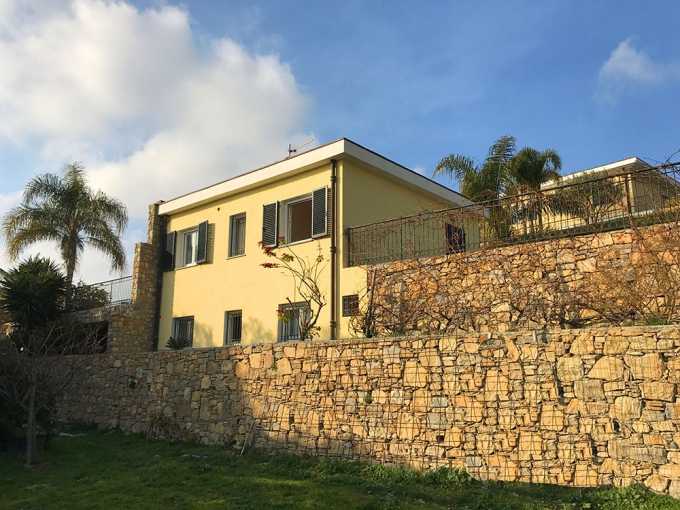 Villa avec vue sur la mer et Monaco dans un coin confortable de Bordighera