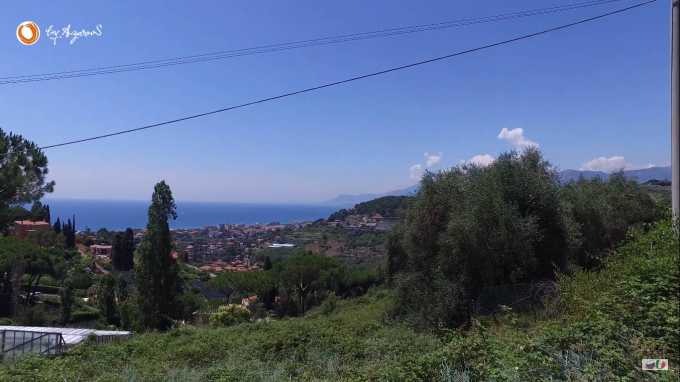 Un terrain de 1 hectare en bord de mer à Bordighera.