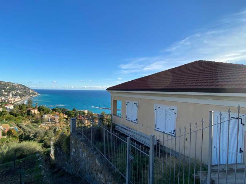 Nouvelle maison avec vue sur la mer à Ospedaletti.