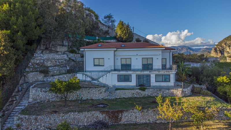 Villa sul mare a Ventimiglia - in vendita