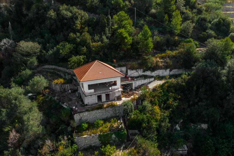 Construction d'une villa de 300 mètres carrés à Ventimiglia.