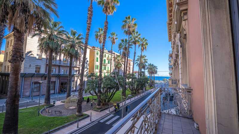 Un appartement avec quatre pièces est en vente à San Remo.