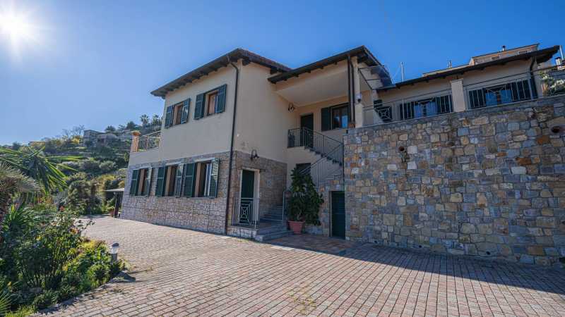 Villa de 200 m2 à Bordighera