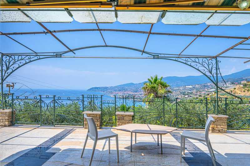 Villa avec vue sur la mer à Sanremo