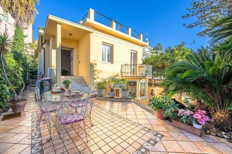 Villa sul mare a Sanremo