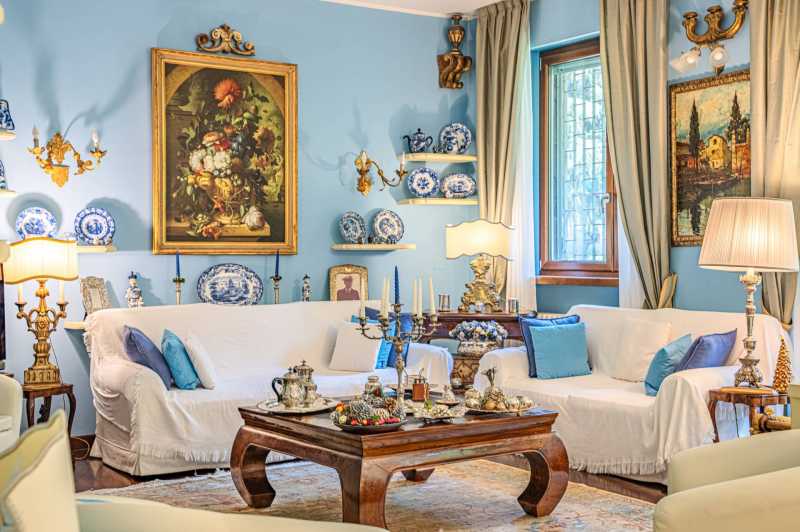Appartement de quatre pièces au design élégant à Milan.