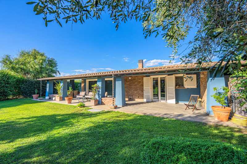 Nouvelle villa en bord de mer à vendre à Pescia Romana.