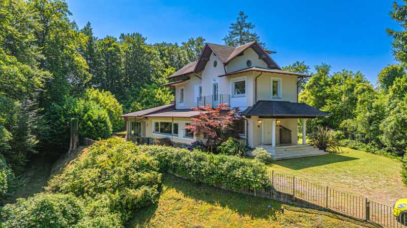 Villa de luxe près du lac Majeur à Stresa à vendre