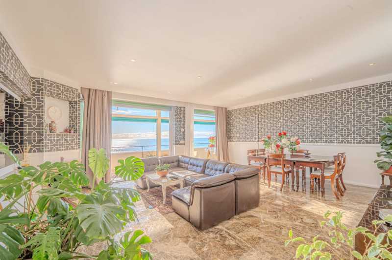 Appartement en première ligne de mer à Ospedaletti