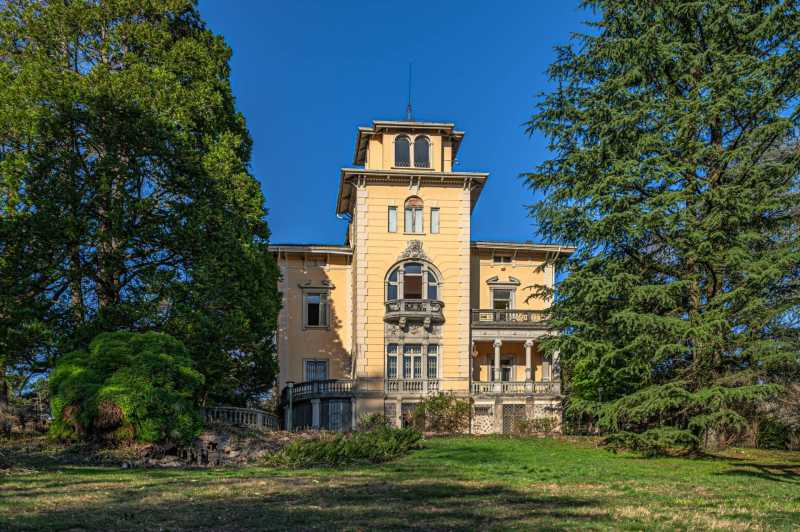 La villa de luxe de Carolina est située près de la Suisse.