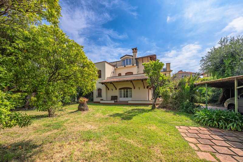 Villa au bord de la mer à Bordighera à vendre
