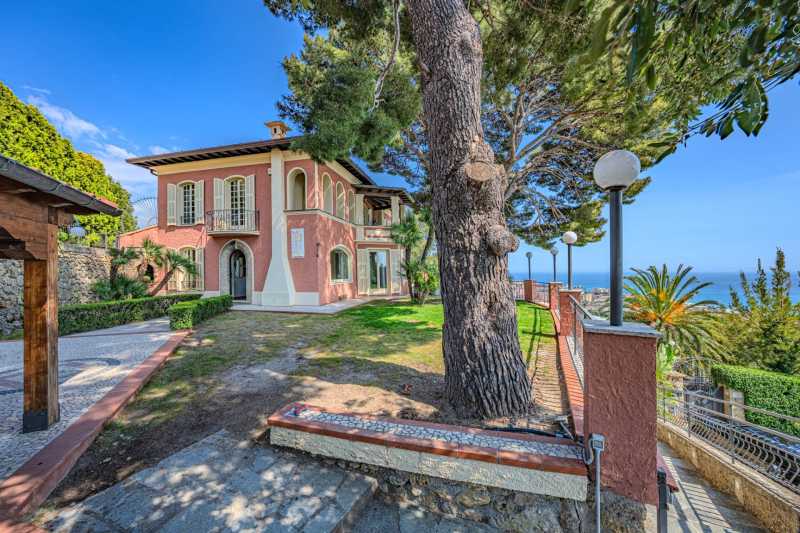 Villa de luxe à Vintimille à vendre