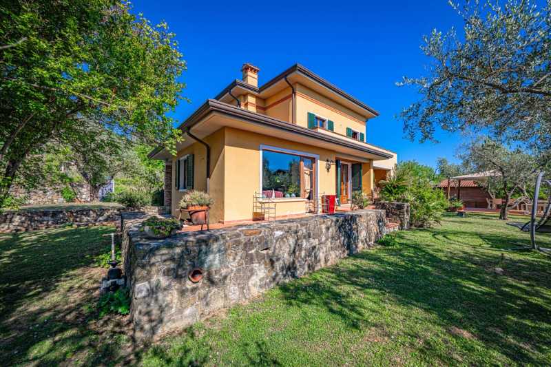 Villa à Carrara à vendre