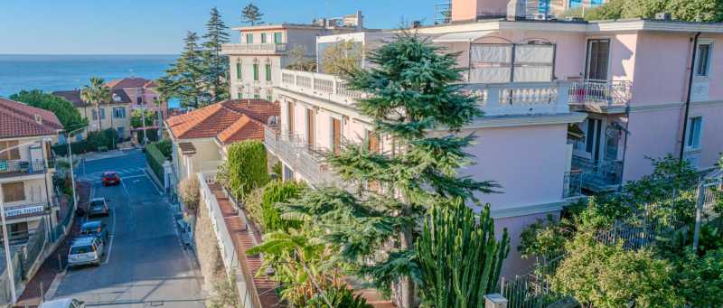 Appartement en bord de mer à Ospedaletti à vendre