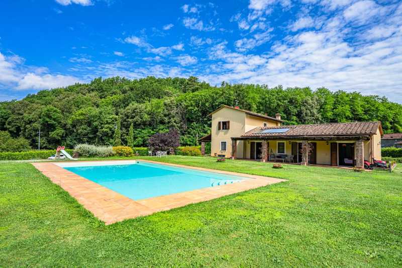 Villa en Toscane, près de Lucques, à vendre