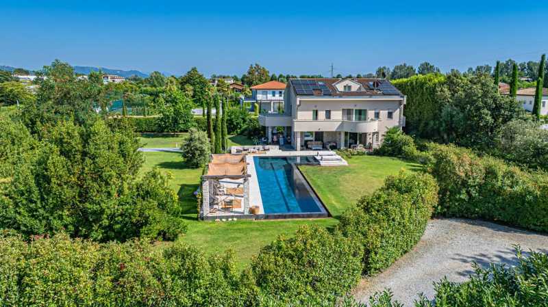 Villa avec piscine à Forte dei Marmi à vendre