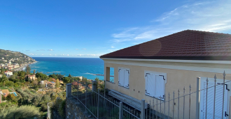 Nouvelle maison avec vue sur la mer à Ospedaletti.