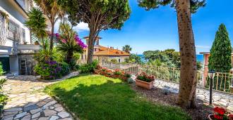 Un appartement élégant avec jardin à Sanremo