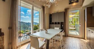 Un penthouse est en vente à Valbonne.