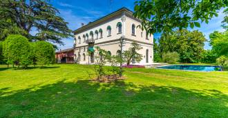 La tenuta a Ferrara con uno stile elegante.