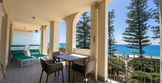 Location d'un appartement avec vue sur la mer à Bordighera.