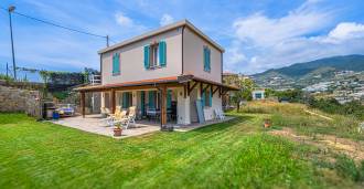 Nouvelle maison à San Remo avec vue panoramique sur la mer