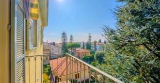 Appartement de trois pièces à Bordighera.