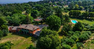 Villa avec histoire et piscine à Grottaferrata