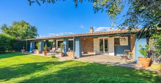Nouvelle villa en bord de mer à vendre à Pescia Romana.