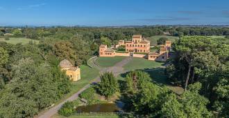 Le château d'Olgiate est à vendre à Rome.