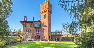 Château de luxe à vendre à Bogomanero.