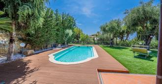Location de villa avec vue sur la mer à Bordighera