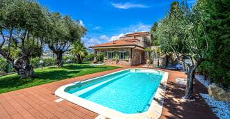 Je loue une maison à Bordighera.