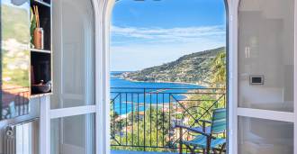 Penthouse avec vue sur la mer à Ospedaletti à vendre
