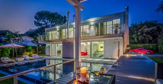 Vente nouvelle villa en bord de mer près de Forte dei Marmi